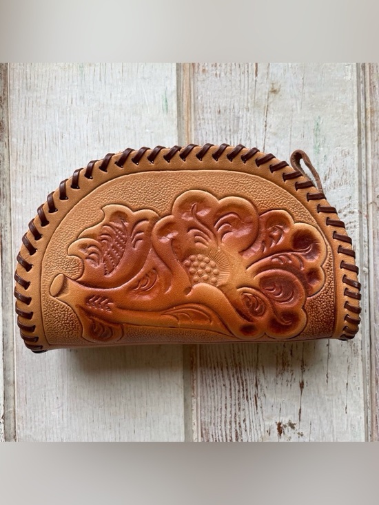Vintage Handbags - Vintage Handmade Tooled Leather Zip Bag